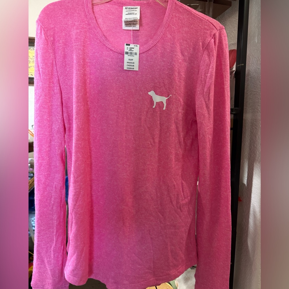 PINK Victoria's Secret Iconic dog Sleepwear/Lounge Top - NWT - Size XS